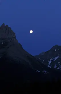 Montana Prints: Montana The moon over mountain range, Glacier National Park, Montana, USA