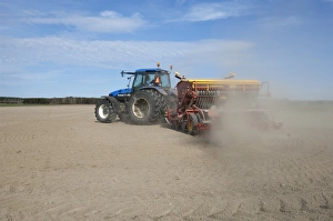 Erosion Prints: New Holland TM150 tractor with Vaderstad seed drill