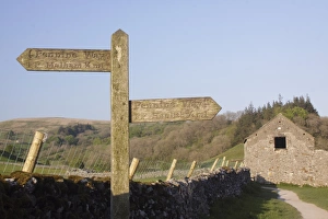 Directions Prints: Pennine Way signpost along public footpath