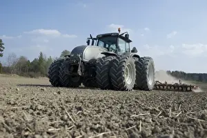 Roller Prints: Valtra tractor with Vaderstad NZA-800 and Vaderstad RS-820 harrows and rollers