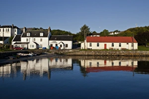 Strathclyde Prints: View of coastal village, Lodge