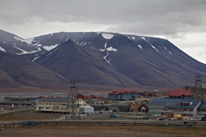 View of town with mountains in background, worlds most northerly town, Longyearbyen, Spitsbergen, Svalbard, september