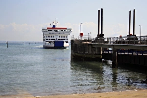 Transports Prints: Wightlink ferry arriving in harbour